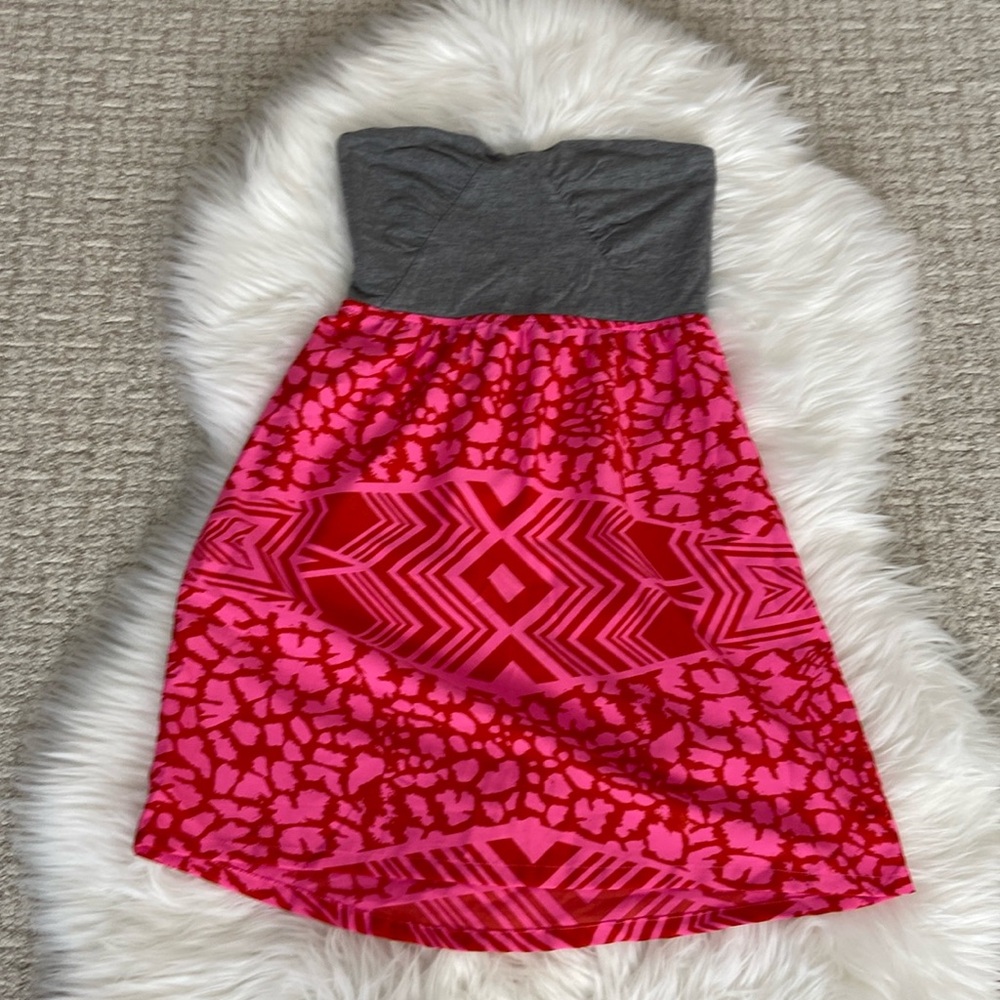 Adorable Roxy Sun Dress/Cover-up
Size Small EUC